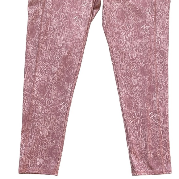 Chico’s Zenergy Fabulously Slimming Python Pocket Leggings Women’s Sz 3 (XL-16) - Picture 4 of 10